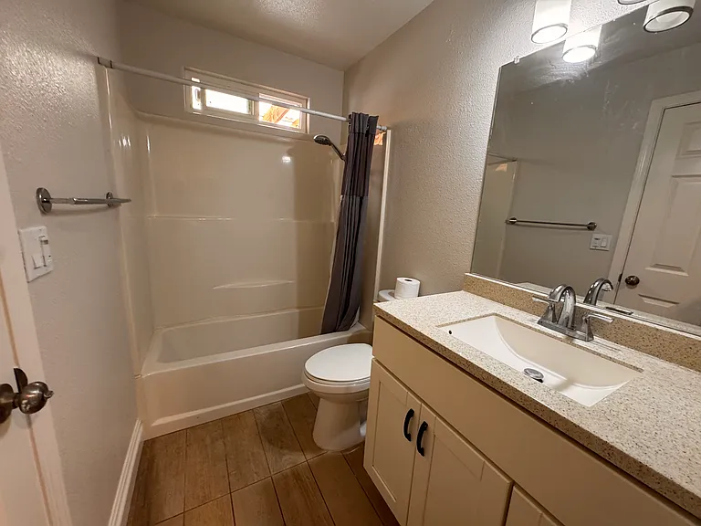 43166 Continental Dr #B — Photo 6