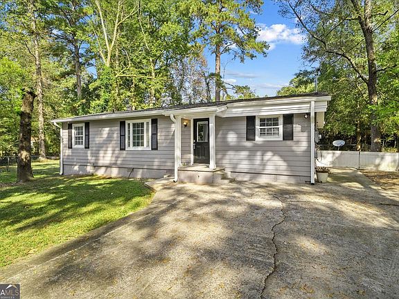 4th image of 30 Pinecrest Dr NW