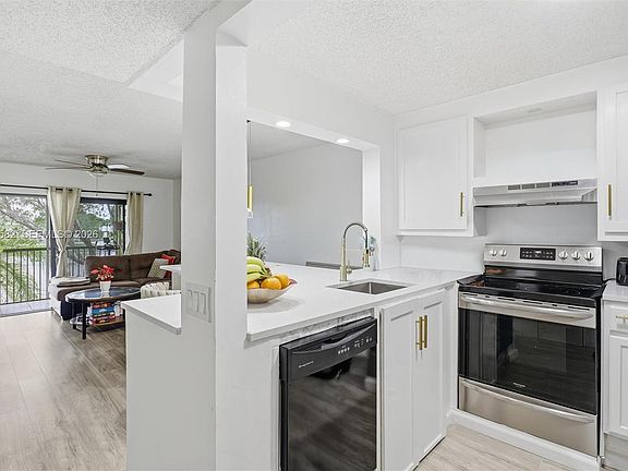2nd image of 5501 Lakeside Dr APT 204