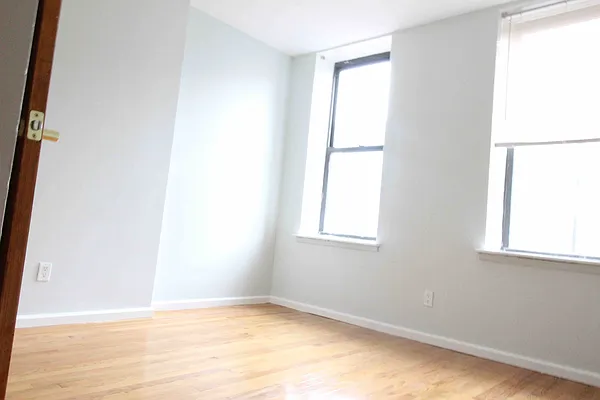 Rented by Nooklyn NYC LLC | media 11