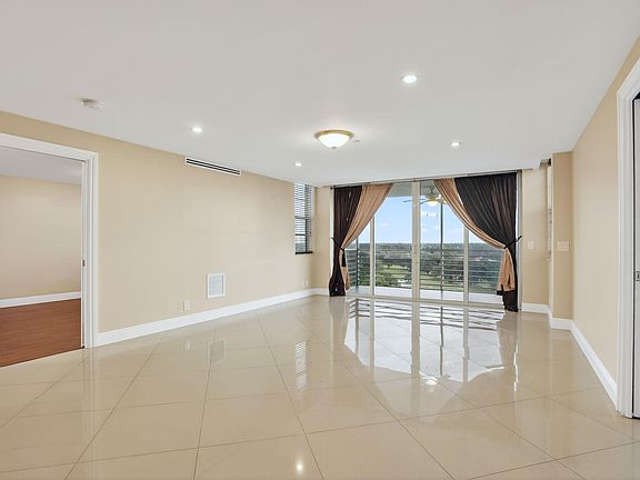 3rd image of 3499 Oaks Way #909