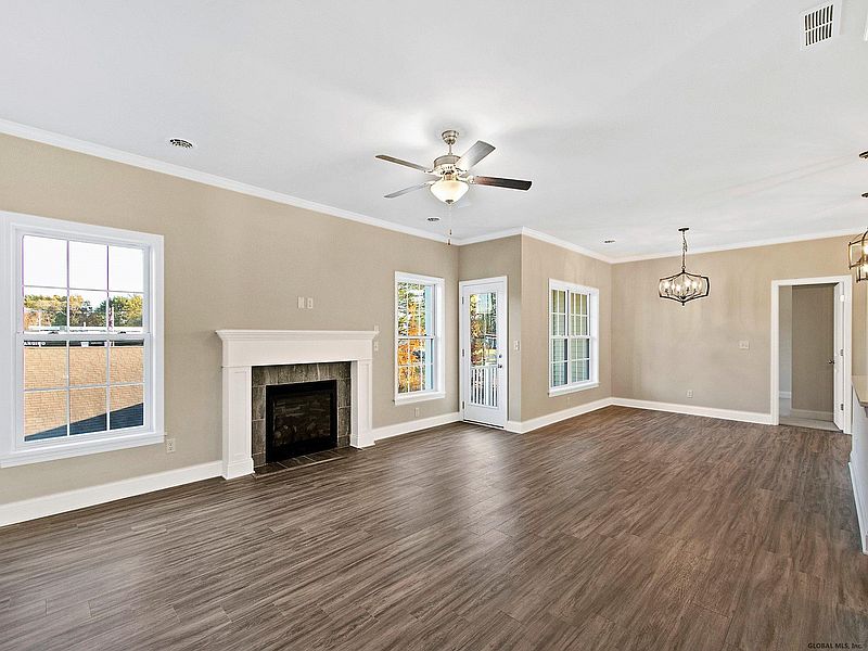 2nd image of 21 CORNERSTONE Drive Unit 21