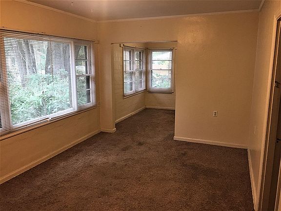 5th image of 2703 NW 2nd Ave
