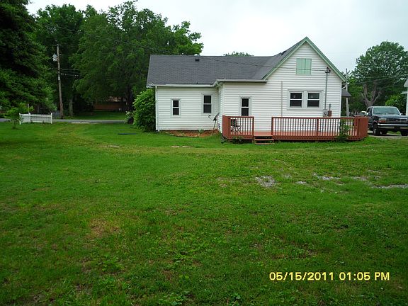 Large level rear yard