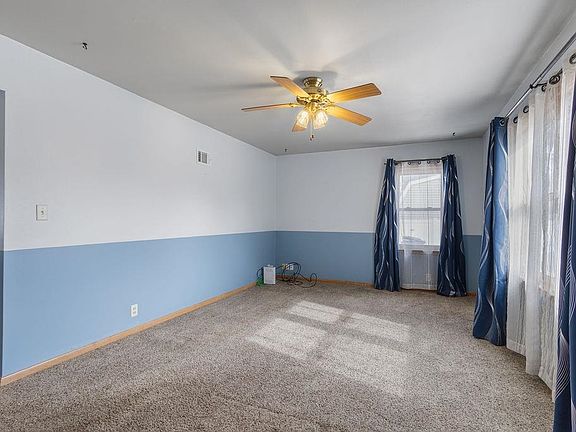 2nd image of 2966 Linden Dr