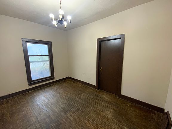 4th image of 611 W Williams St