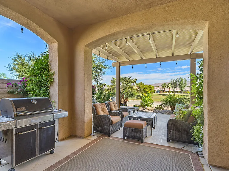 81126 Avenida Lorena — Photo 28