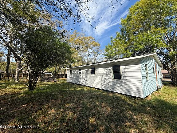 5th image of 3424 Howze St