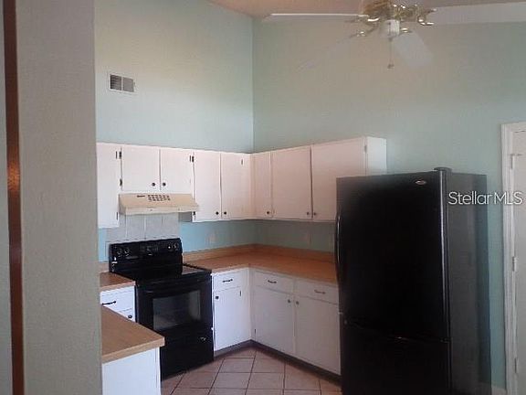 5th image of 3874 Lake Shore Dr