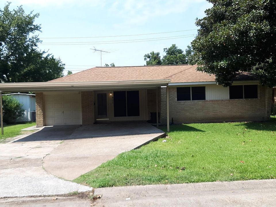 1st image of 402 Chandler Dr