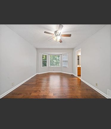 4th image of 1315 Shiloh Trail East NW