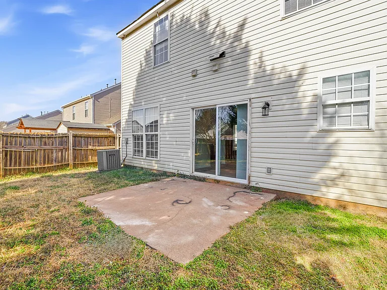 5403 Peachwood Dr — Photo 25