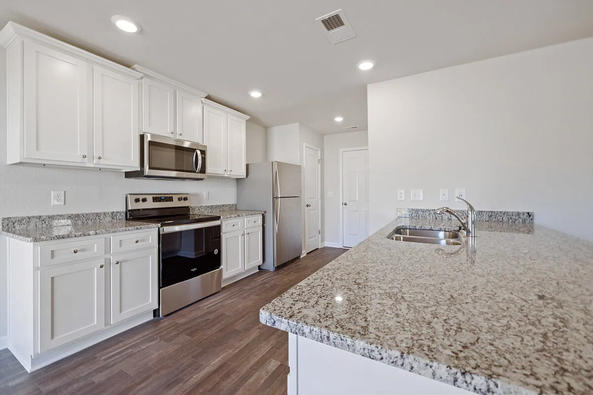 4 bed, 2.5 bath, 2201 sqft, $1,935 — Photo 1