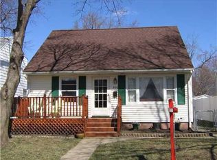 616 40th St NE, Cedar Rapids, IA 52402