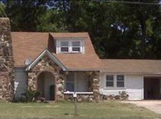1305 E Henderson St, Cleburne, TX 76031