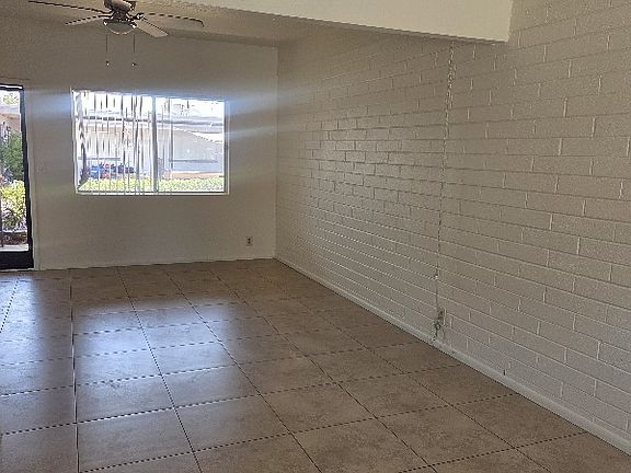 3rd image of 339 N Lesueur APT B