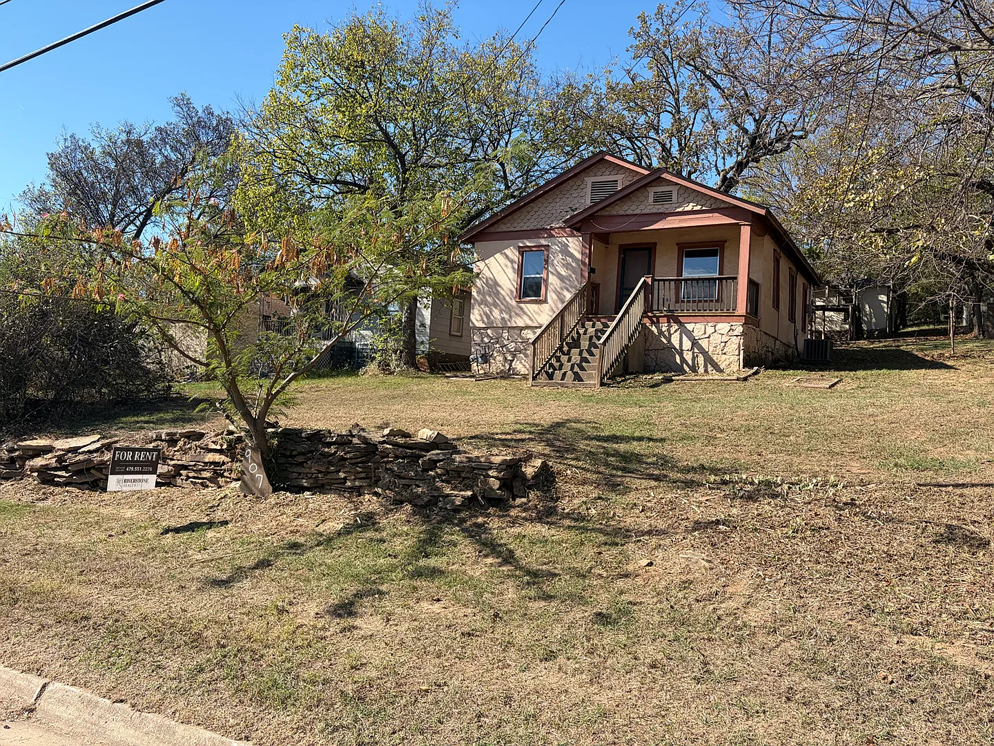 2 Bedroom and 1 Bathroom- Van Buren, Arkansas — Photo 2