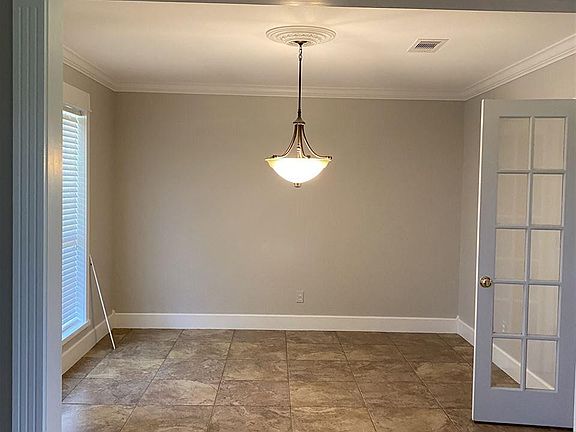 4th image of 8085 Dawn Dr