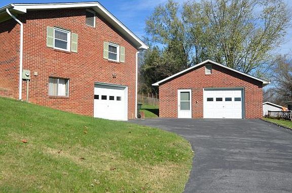 2nd image of 528 Meadowcrest Dr