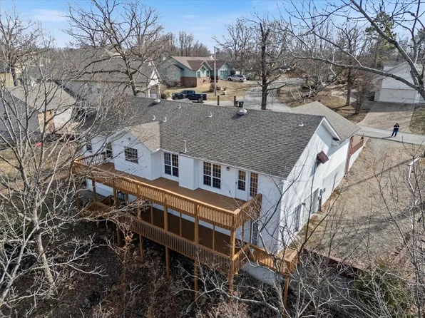 43 S Hills Loop, Holiday Island, AR 72631