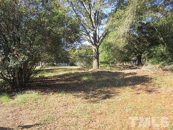 3rd image of 2005 River Hill Dr