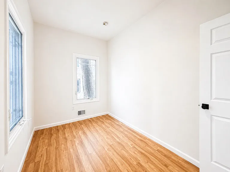10 Clendenny Ave #1 — Photo 11