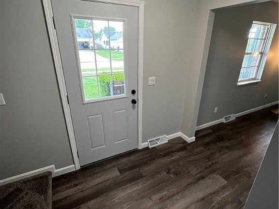 5th image of 1005 Brewster Ct