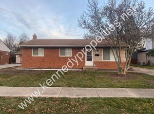 11095 Dudley St, Taylor, MI 48180