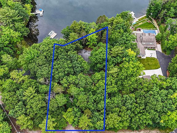 3rd image of 21 High Lake Rd