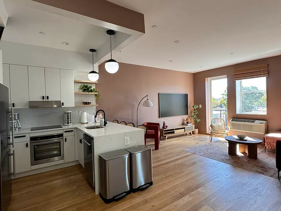 44 Euclid Ave #4B