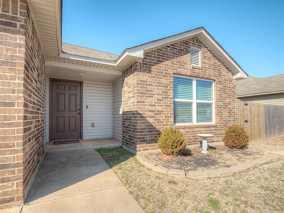 1st image of 1005 S Blackjack Ln