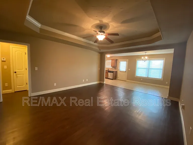 2411 S 11th Pl — Photo 3