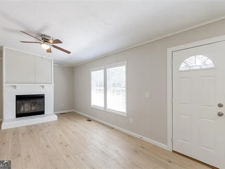 6140 Jones Rd — Photo 7