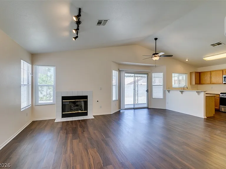 8216 Ogee Dr — Photo 3