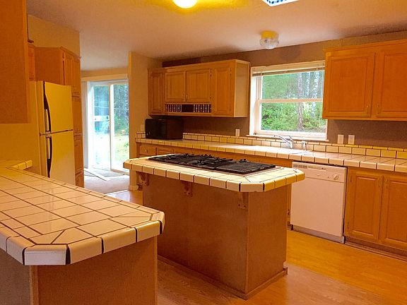 2nd image of 251 E Union Heights Dr