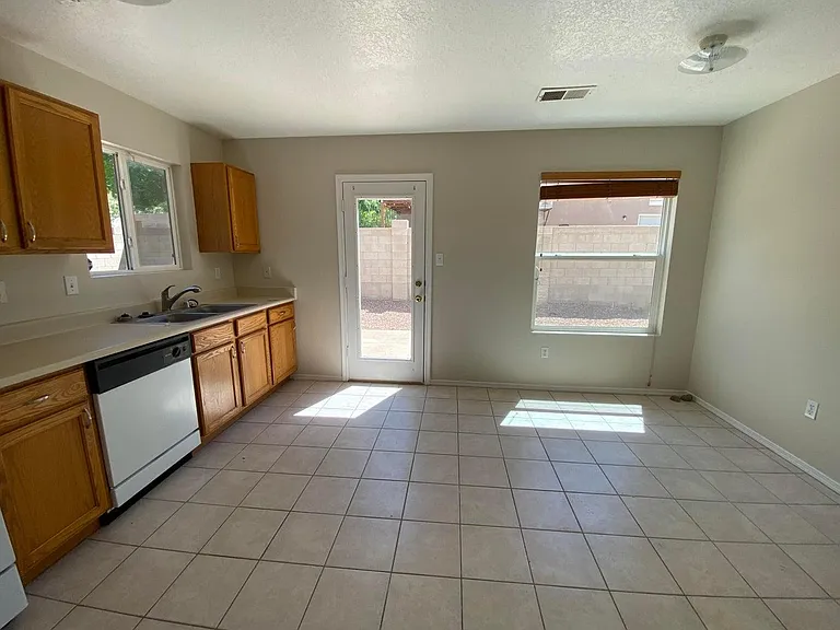 10728 Miera Dr NW — Photo 6
