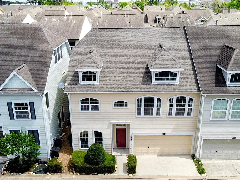 2614 Shady Acres Ct — Photo 1