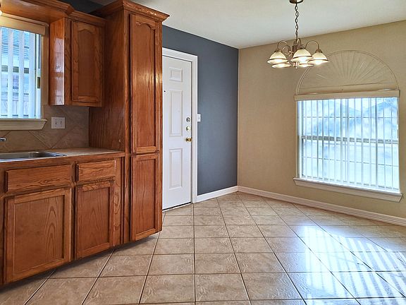 5th image of 2118 Aruba Dr APT 4