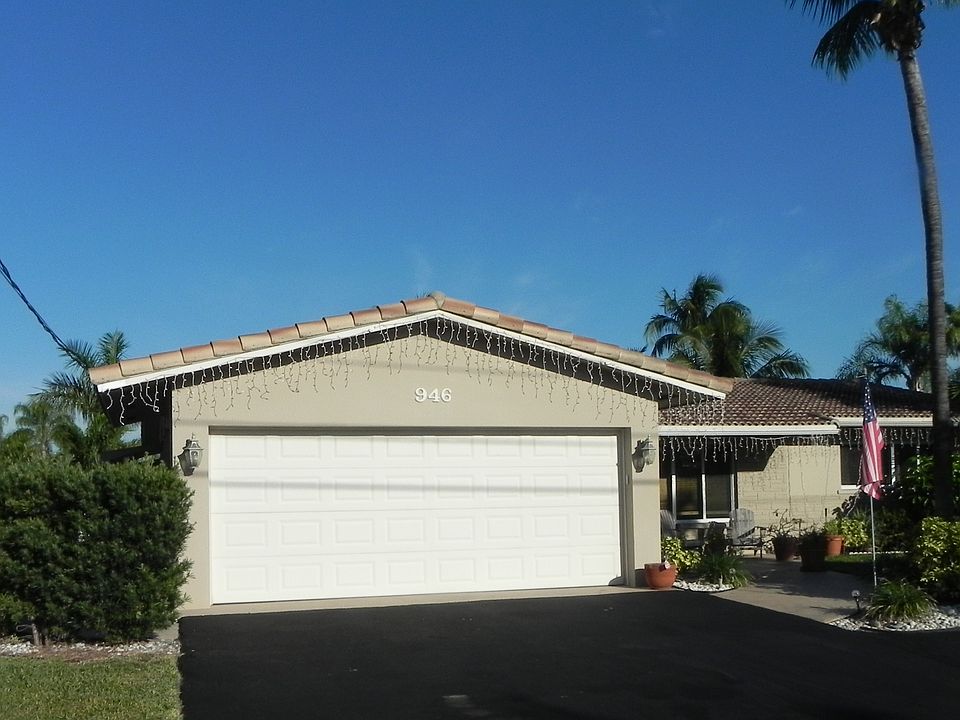 1st image of 946 SE 9th Ave
