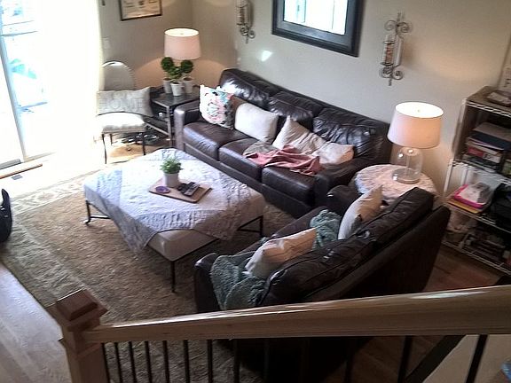 3rd image of 715 NE Oak St APT G