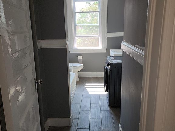 5th image of 19 Cloverhill Pl Floor 2