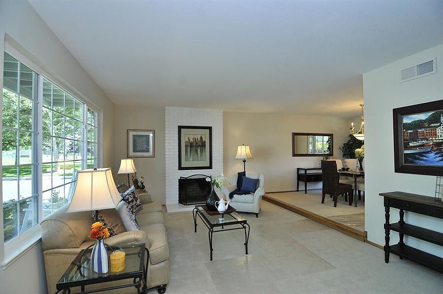 1st image of 878 Savory Dr