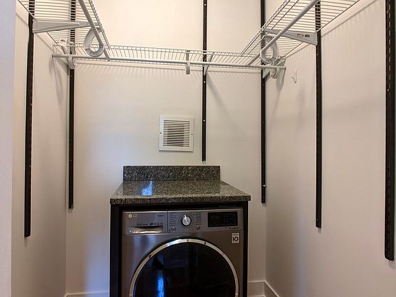 4th image of 2901 N Mildred Ave #2900-2912-BB3