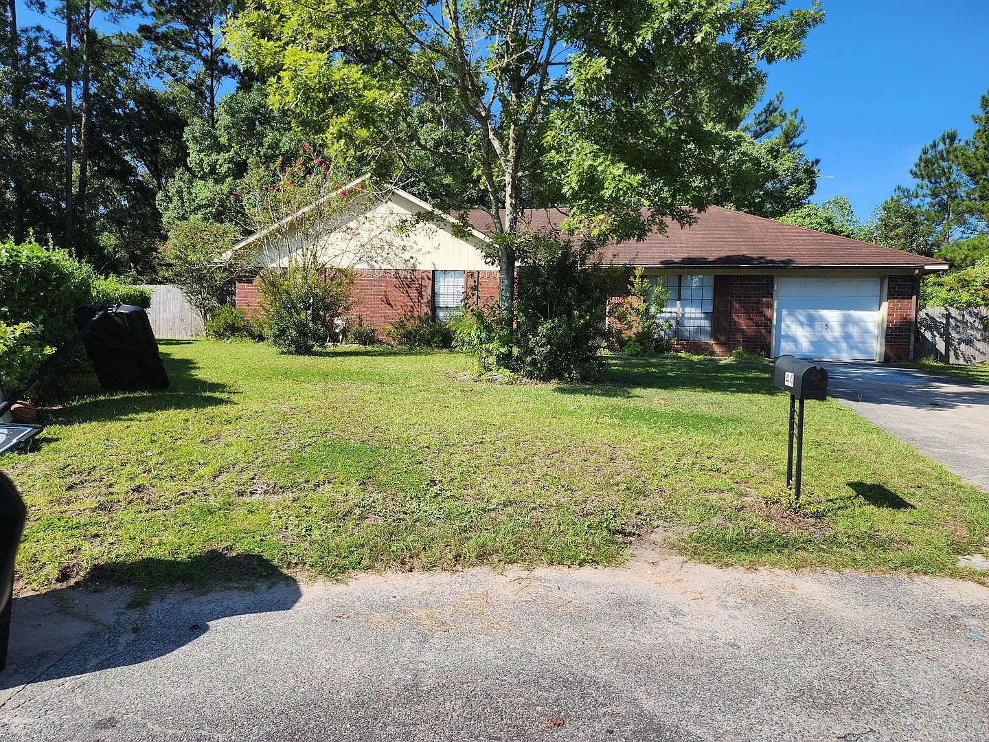 Charming 3 bed, 2 bath Home — Photo 1