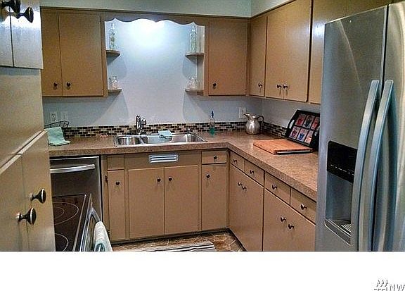 3rd image of 9039 S Park Ave