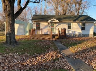 1606 W Chestnut St, Robinson, IL 62454