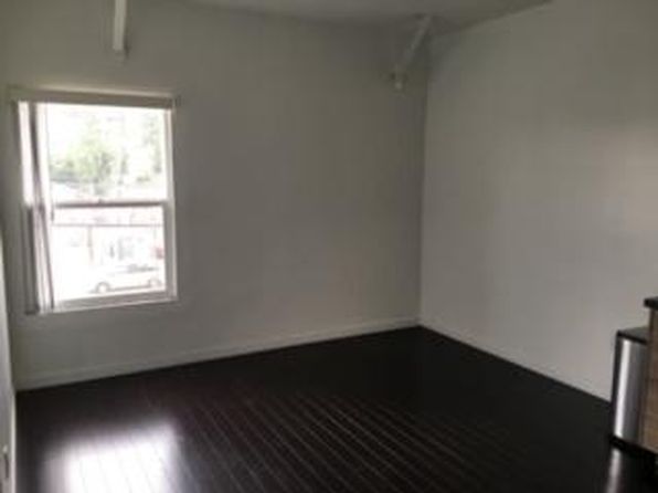 2569 Clarendon Ave #1, Huntington Park, CA 90255 – 1-bedroom rental in Huntington Park
