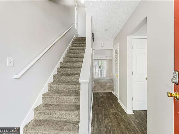 4th image of 5910 Hampton Ct
