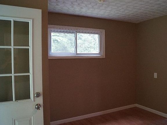 5th image of 24 Damon Ct