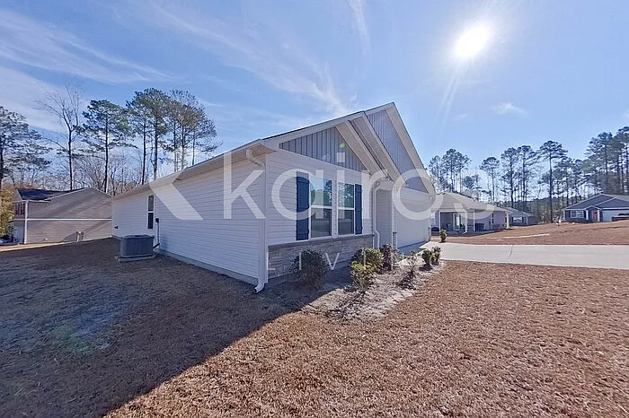 Building Photo - 2617 Provence Dr SE